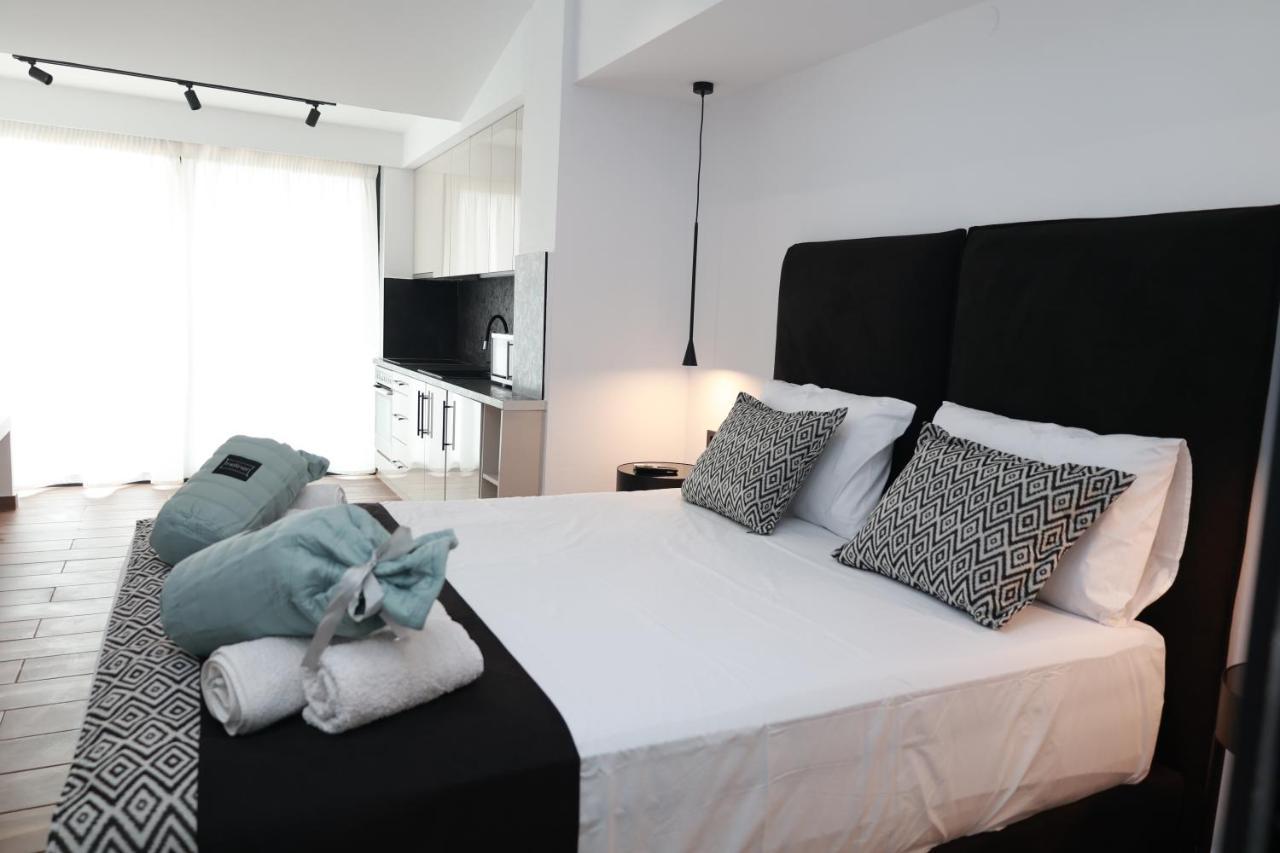 Paris-Irini Studios And Apartments Plomari Екстер'єр фото