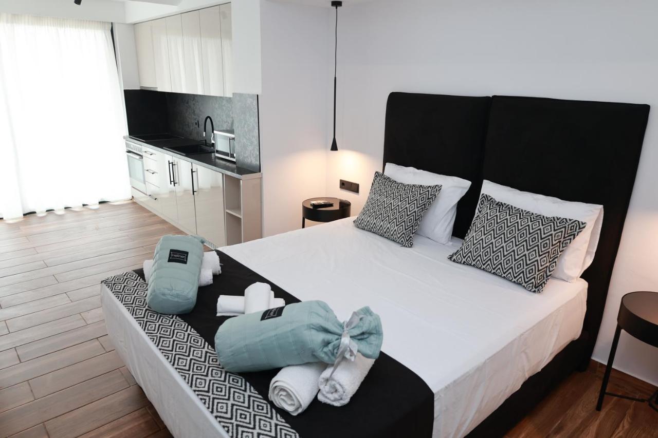 Paris-Irini Studios And Apartments Plomari Екстер'єр фото