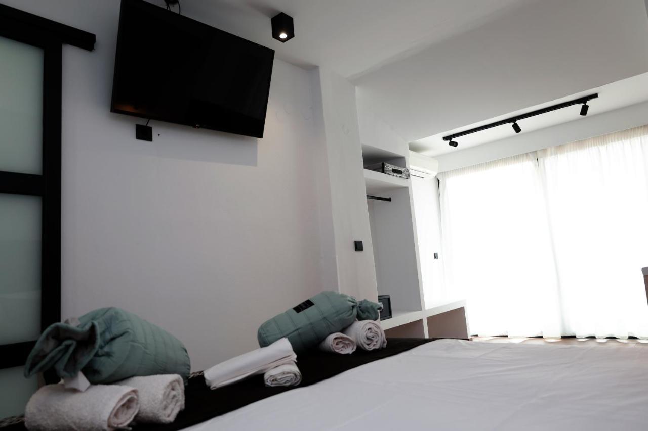 Paris-Irini Studios And Apartments Plomari Екстер'єр фото