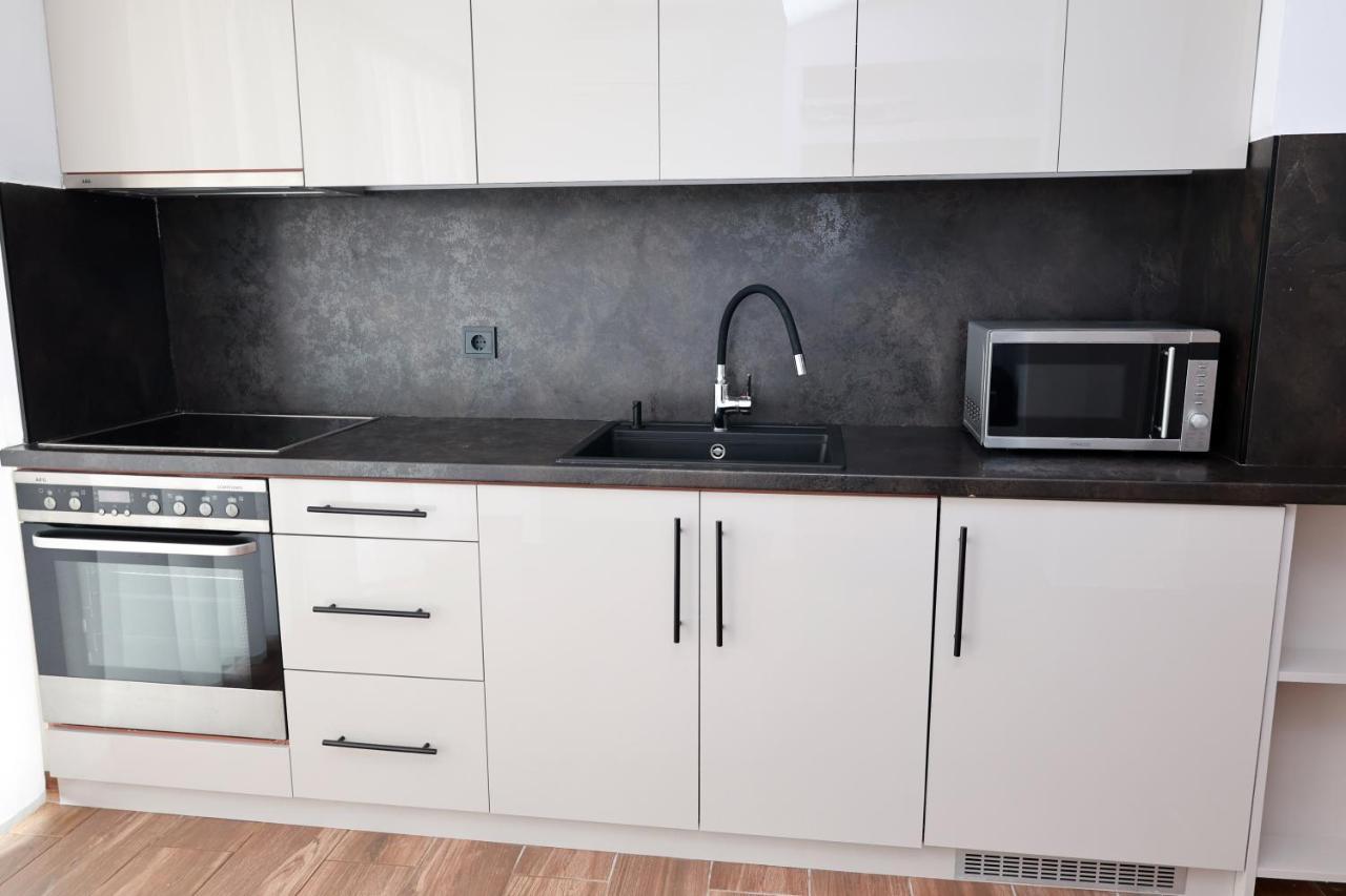 Paris-Irini Studios And Apartments Plomari Екстер'єр фото